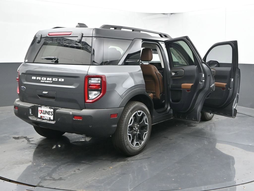 New 2025 Ford Bronco Sport Outer Banks w/ Outer Banks Tech Package+ AWD/4WD image 56
