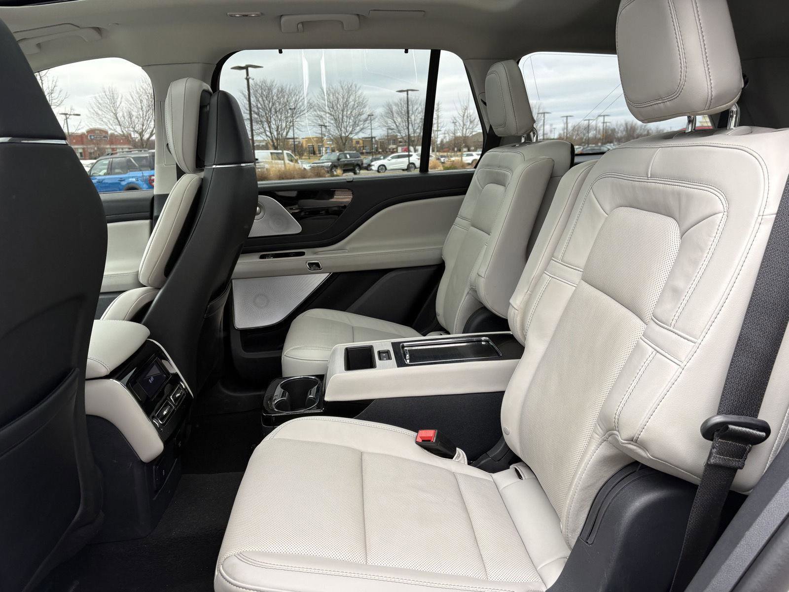 Used 2025 Lincoln Aviator Reserve w/ Equipment Group 201A image 19