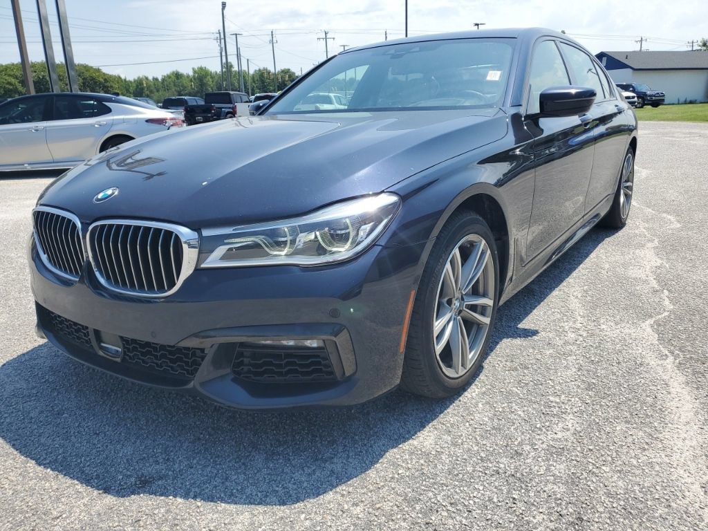 Used 2018 BMW 750i xDrive AWD/4WD image 2