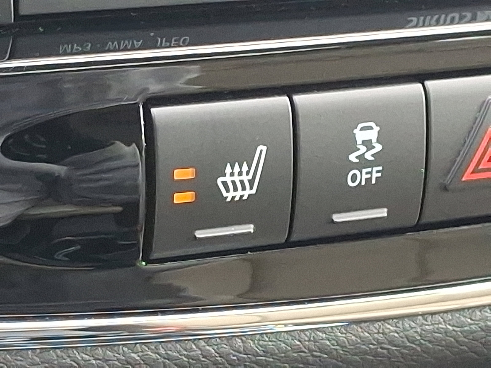 Used 2013 Chrysler 200 Limited w/ Sun/Sound Group image 23