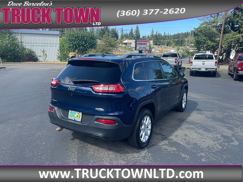 Used 2018 Jeep Cherokee Latitude Plus AWD/4WD image 5