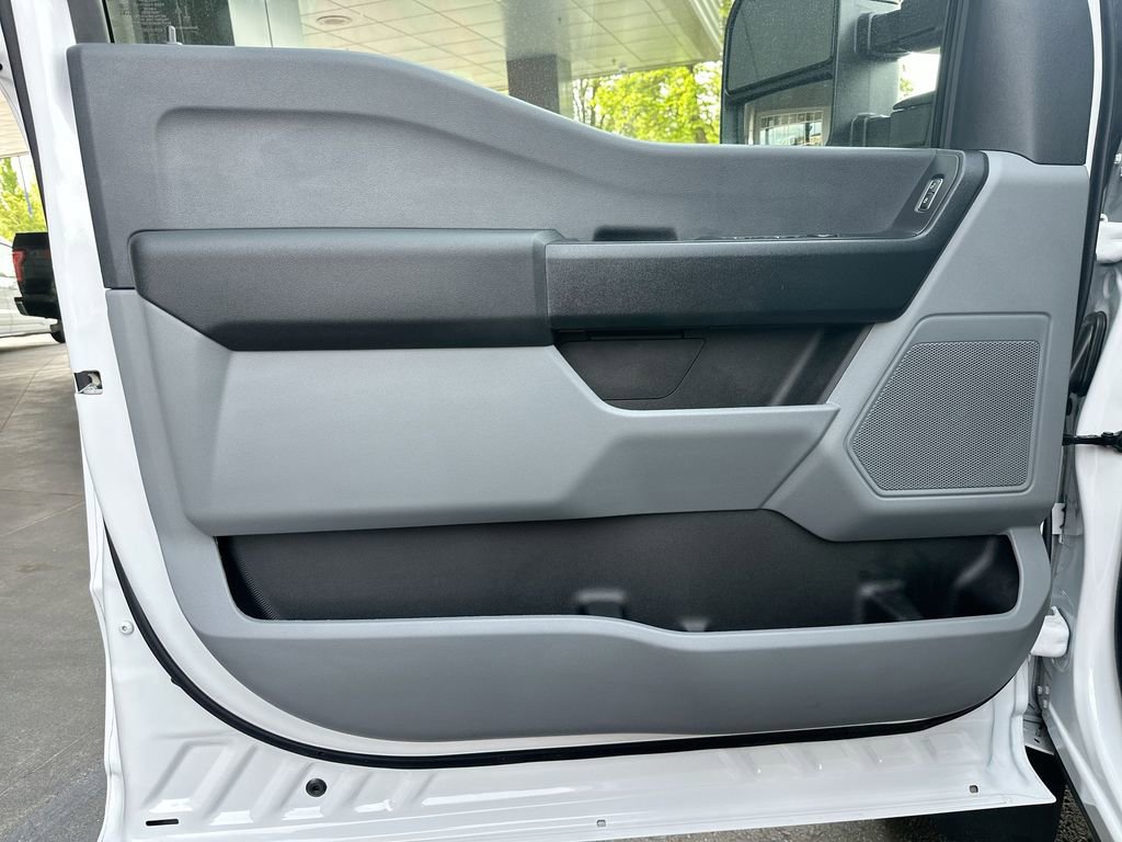 New 2025 Ford F550 4x4 Crew Cab Super Duty image 14