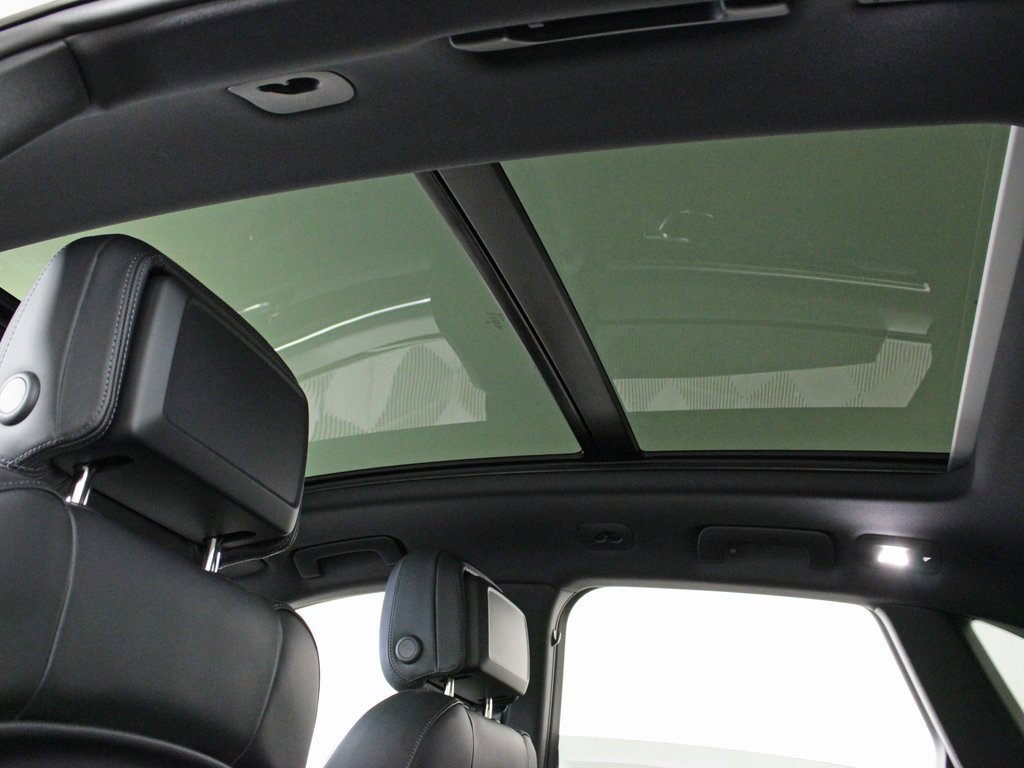 Used 2025 Porsche Macan image 20