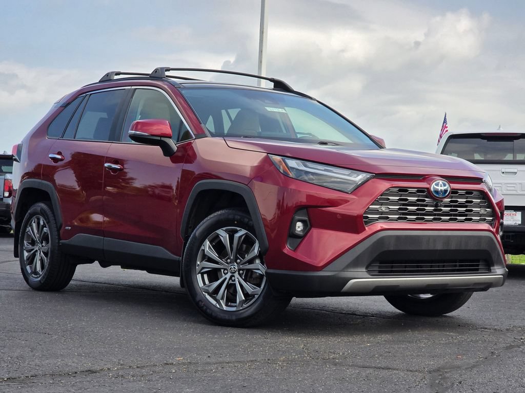 Used 2022 Toyota RAV4 Limited AWD/4WD image 2