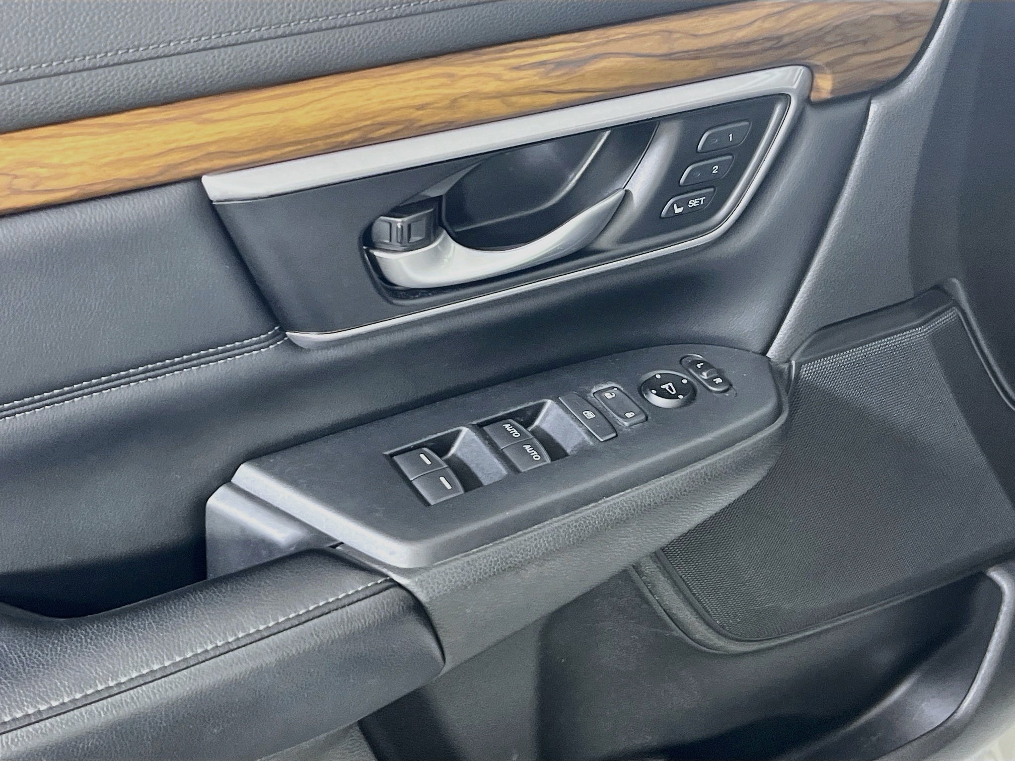Used 2017 Honda CR-V EX-L image 18
