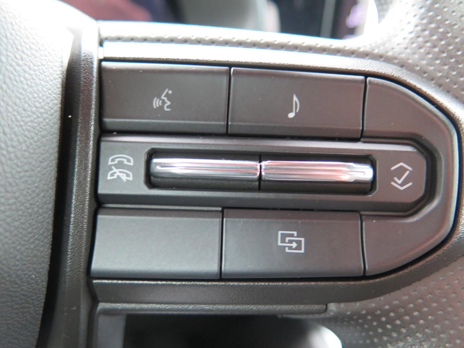 Used 2024 Chevrolet Colorado Trail Boss w/ Technology Package image 14