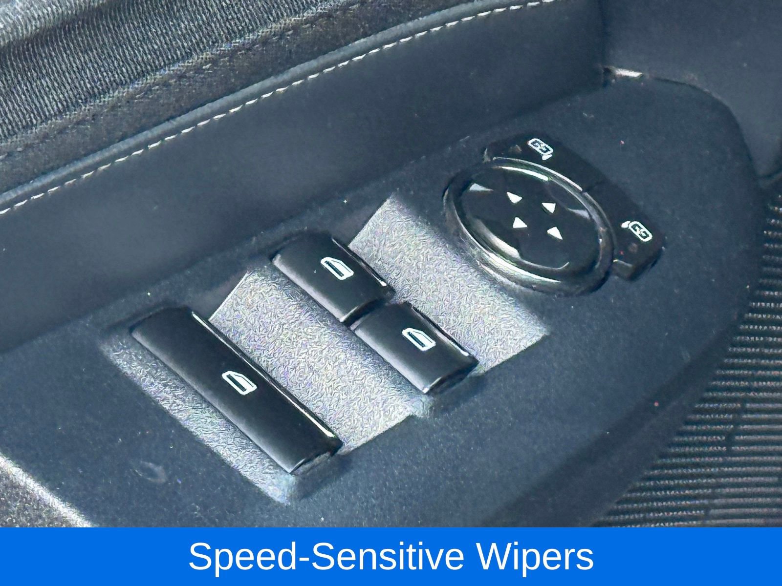 Used 2024 Ford Mustang Convertible image 34