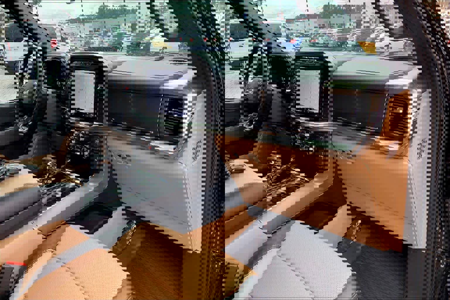 Used 2023 Ford F150 Lariat w/ Trailer Tow Package image 17