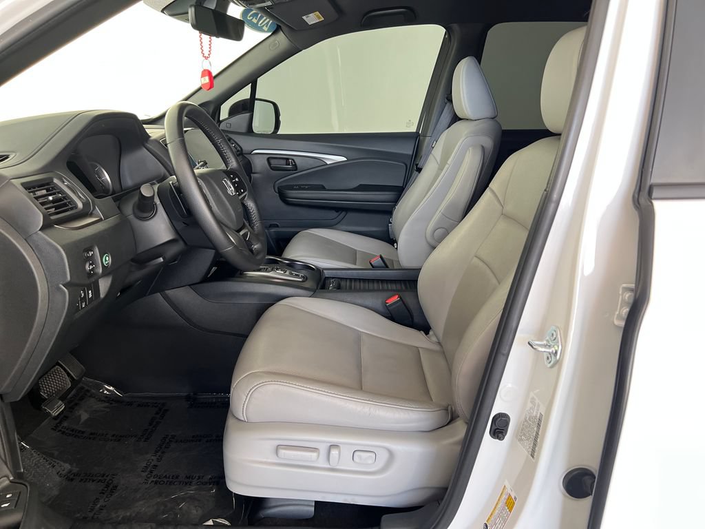 Used 2023 Honda Passport EX-L image 11