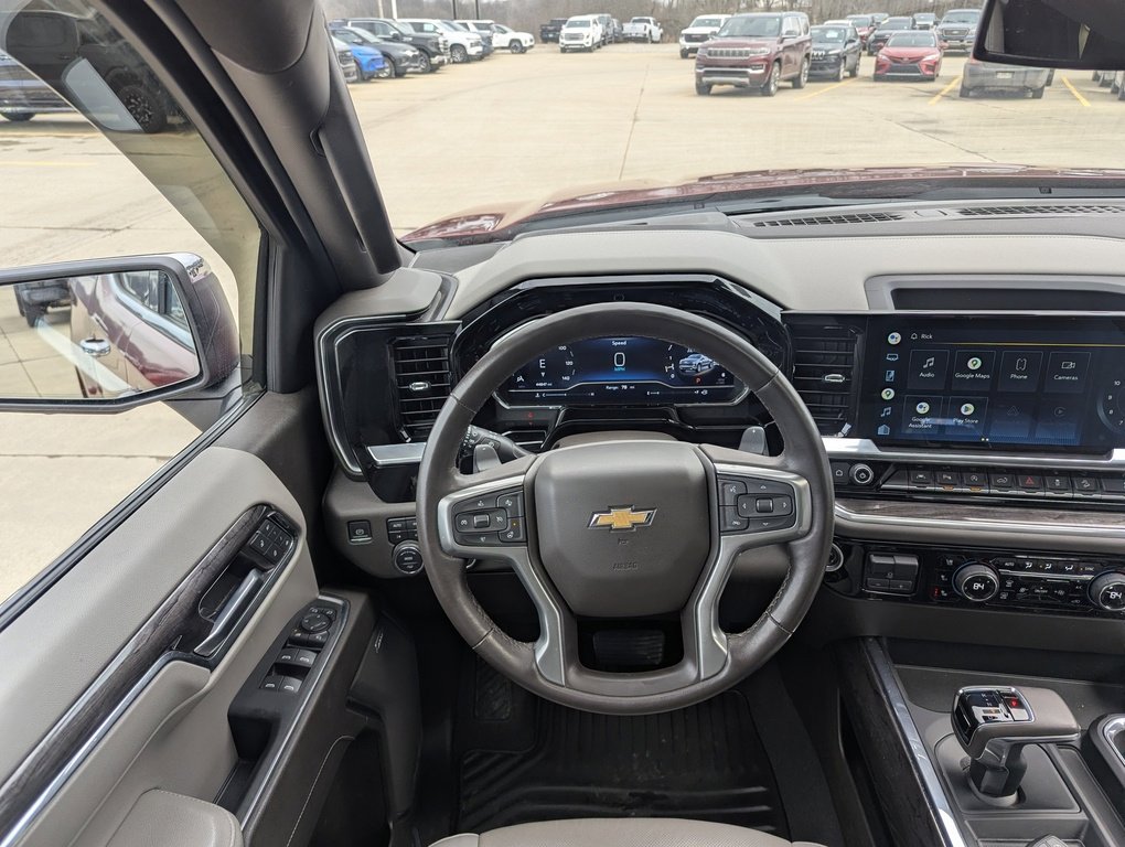 Used 2022 Chevrolet Silverado 1500 LTZ w/ LTZ Premium Package image 3