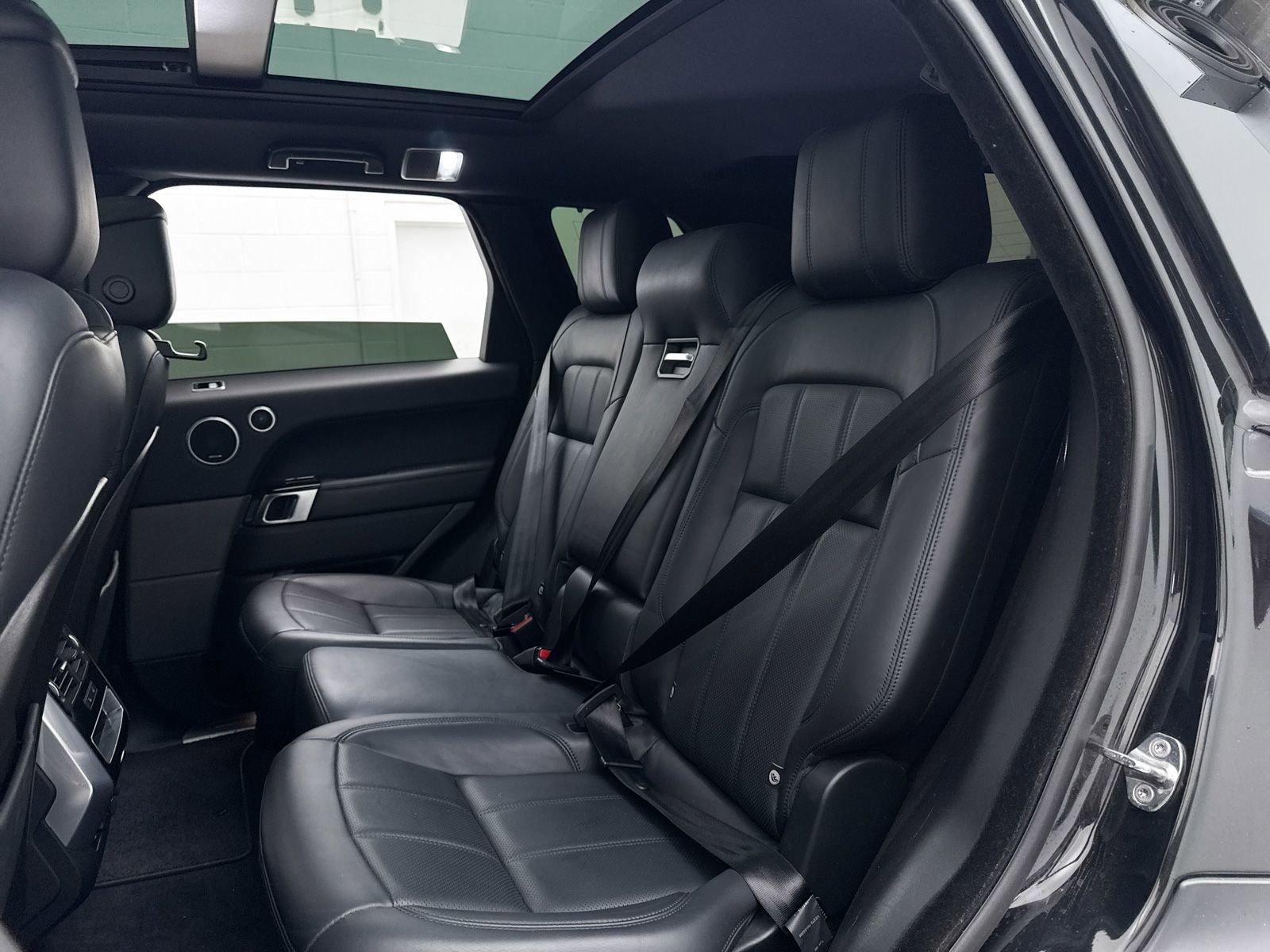 Used 2019 Land Rover Range Rover Sport HSE image 33