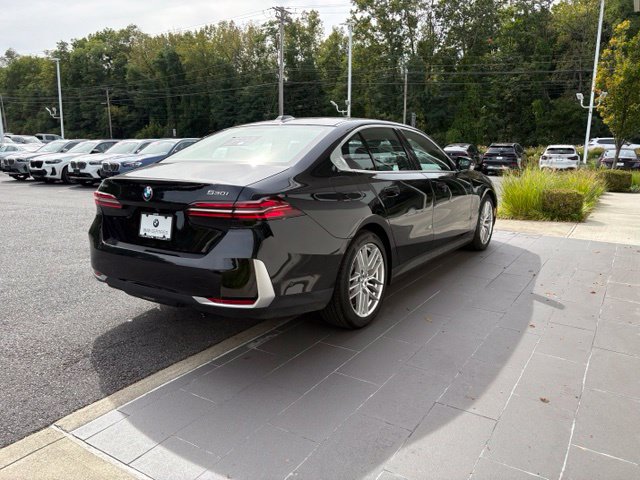Certified 2024 BMW 530i xDrive w/ Premium Package AWD/4WD image 7
