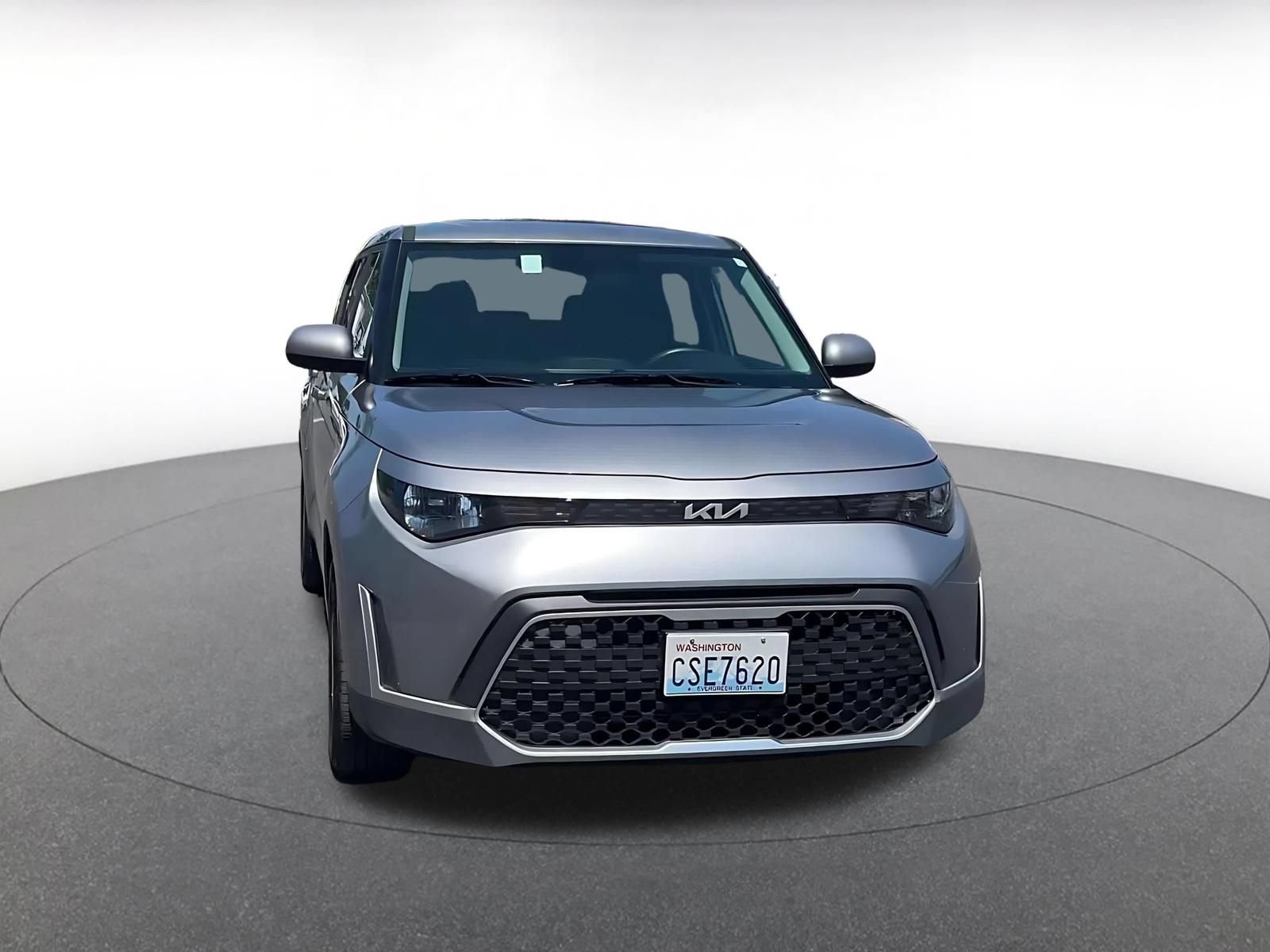 Used 2025 Kia Soul LX w/ LX Technology Package FWD image 4