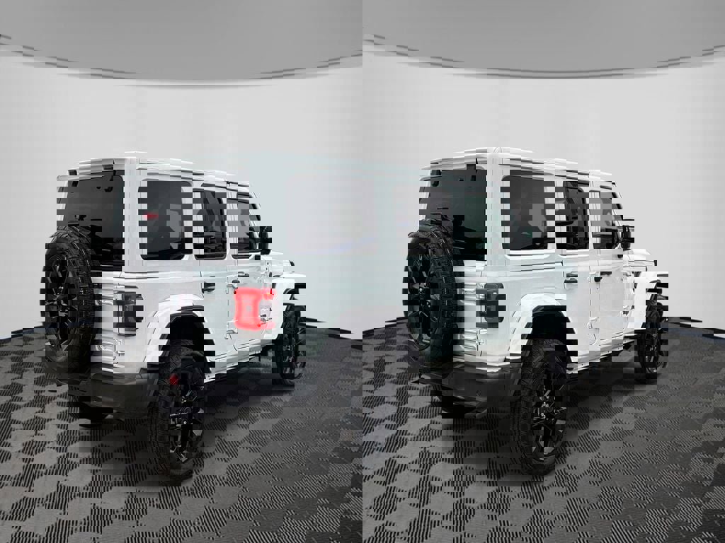 Certified 2025 Jeep Wrangler Unlimited Sahara w/ Safety Group image 7