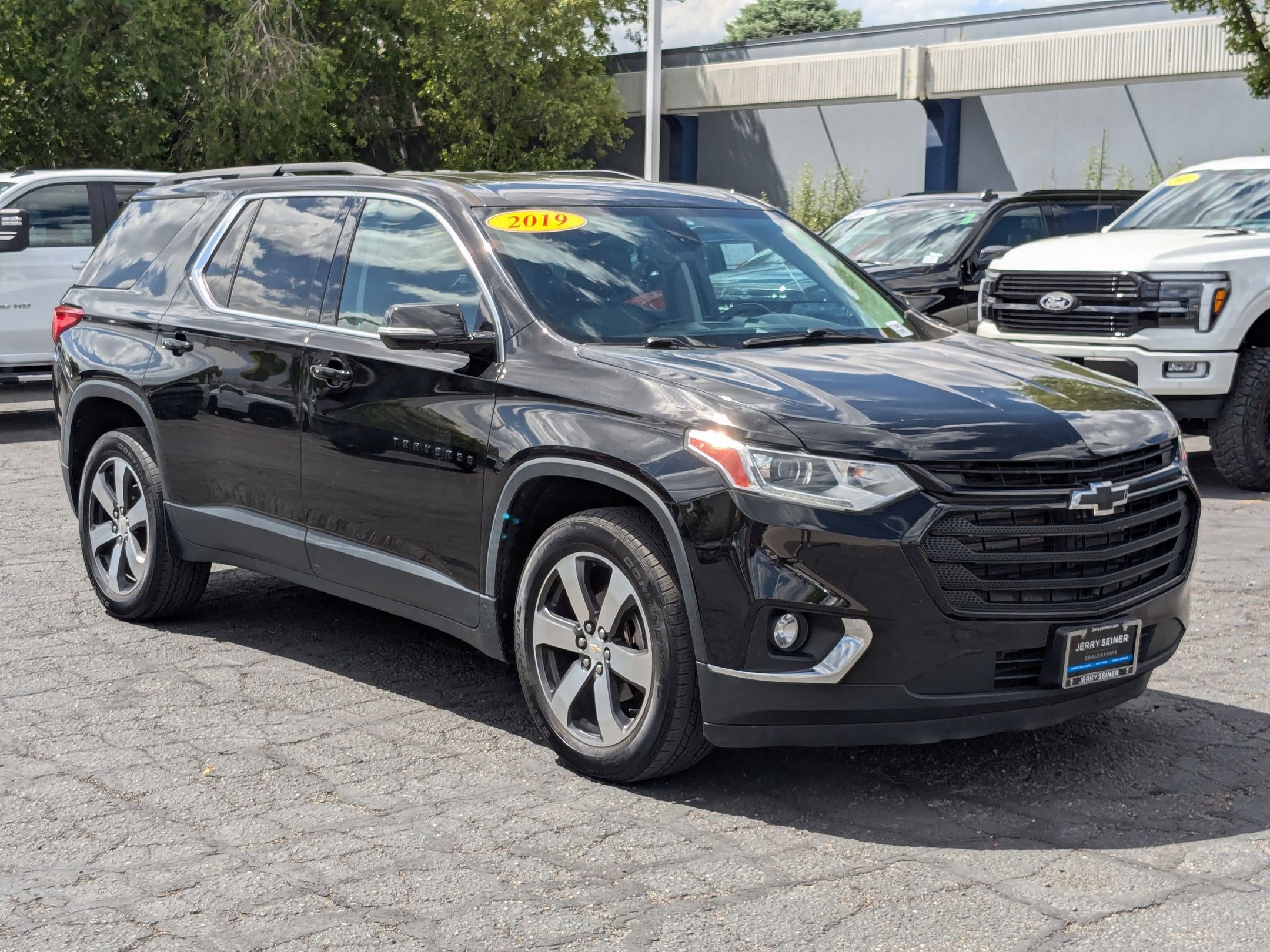 Used 2019 Chevrolet Traverse LT w/ LT Premium Package AWD/4WD image 7