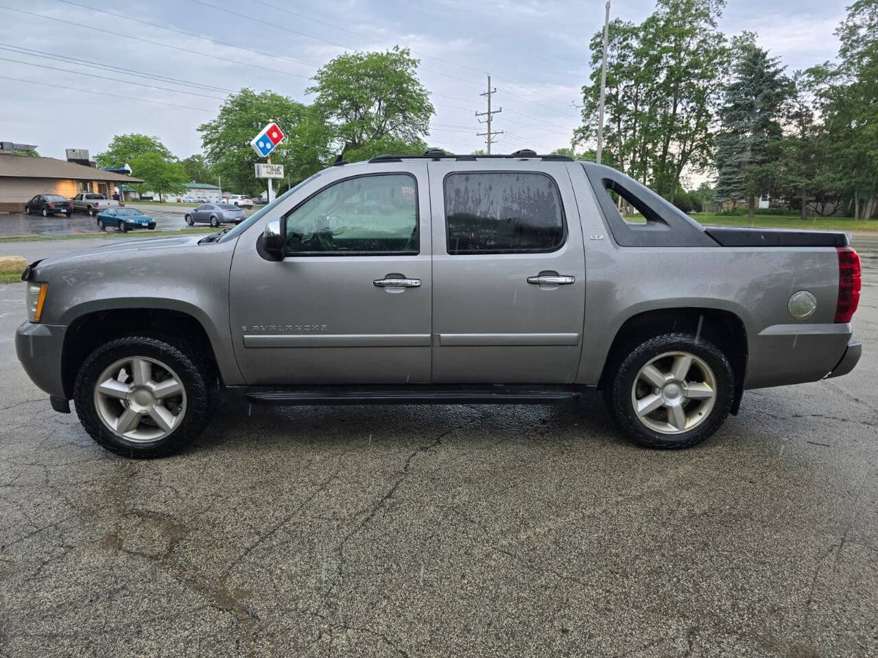 Used 2007 Chevrolet Avalanche LTZ w/ LTZ Preferred Equipment Group AWD/4WD image 4