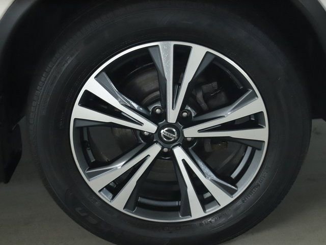 Used 2020 Nissan Rogue SV w/ Sun & Sound Touring Package image 10