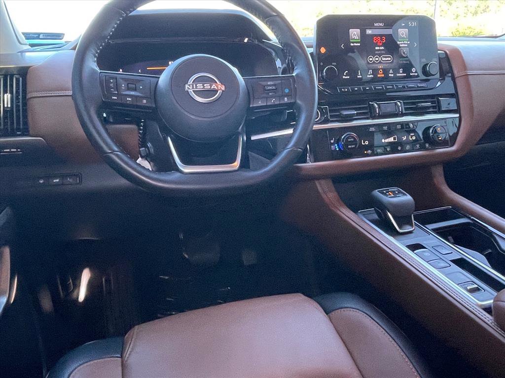 Used 2023 Nissan Pathfinder Platinum image 9