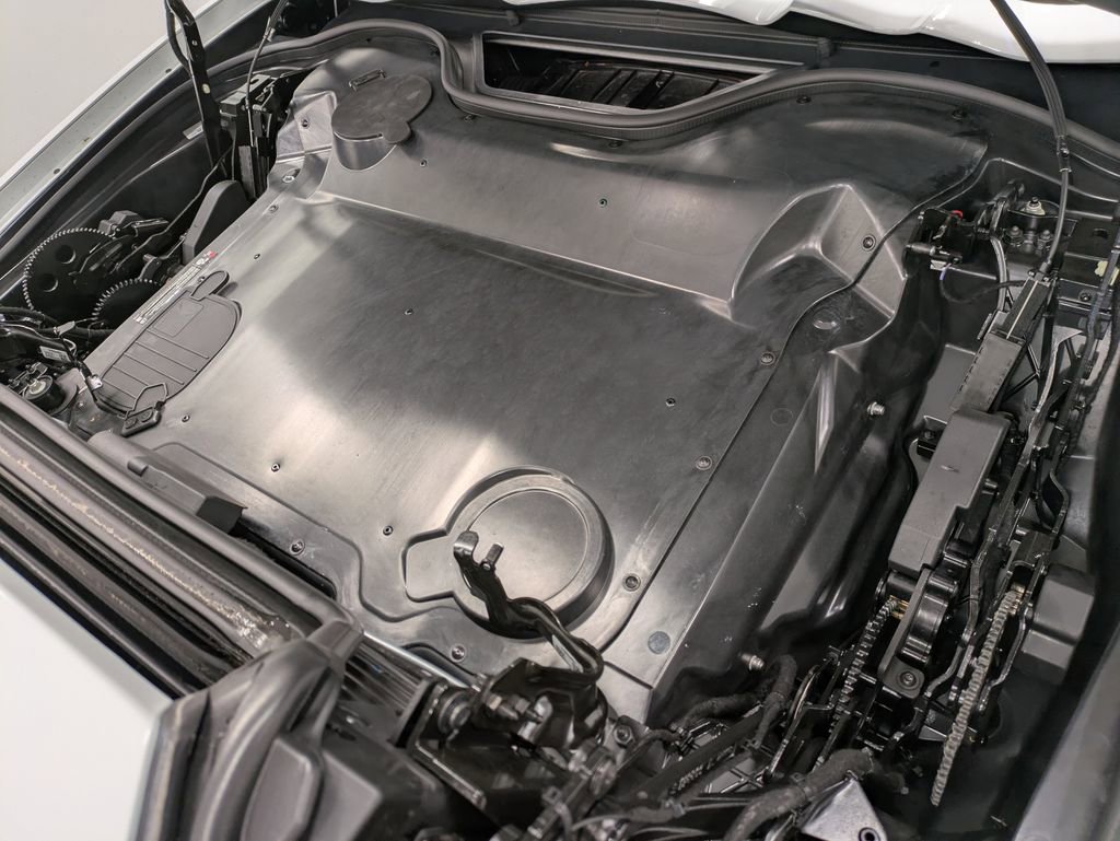 Used 2024 Chevrolet Corvette Stingray Convertible w/ Z51 Performance Package RWD image 29