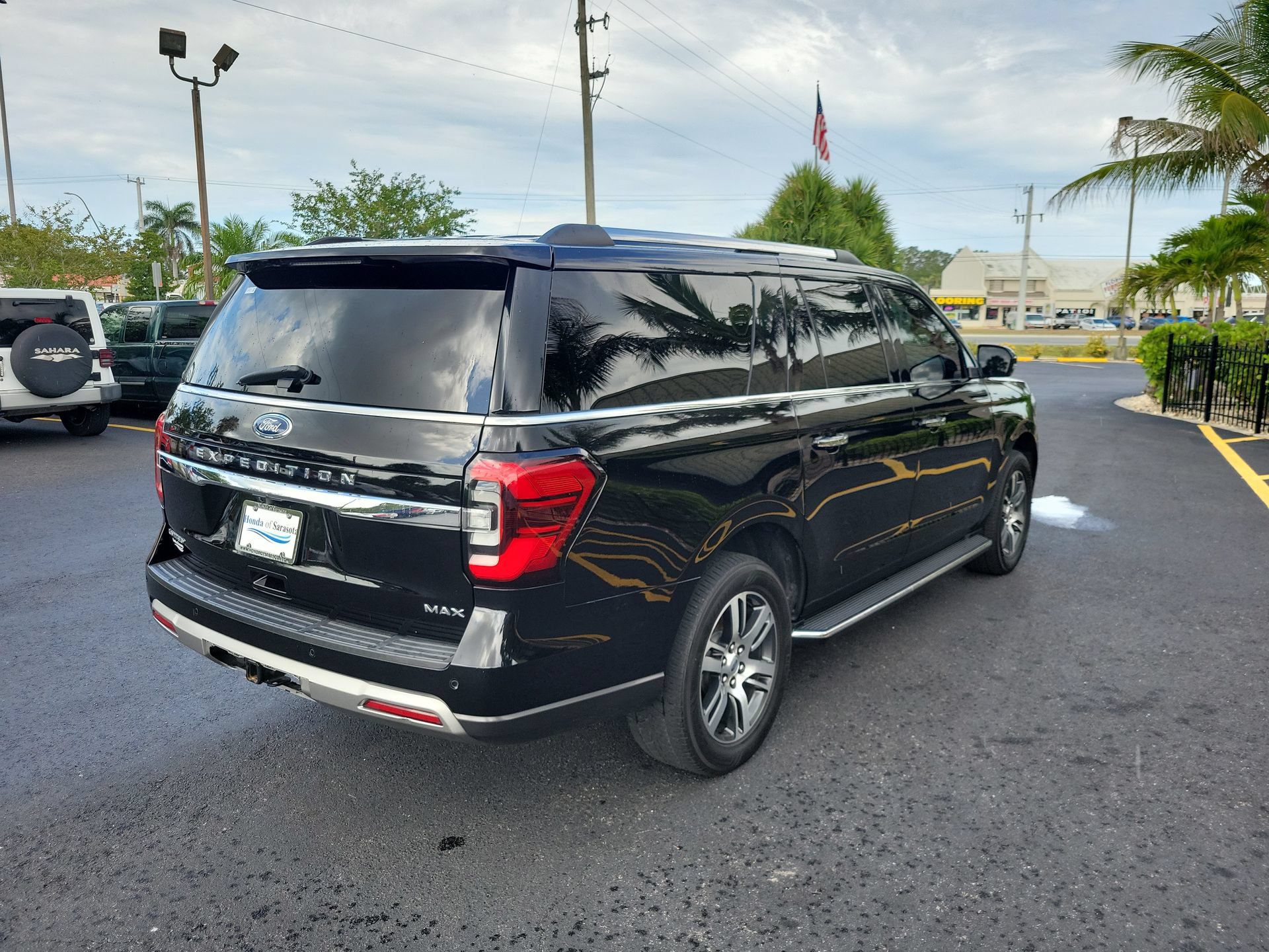 Used 2022 Ford Expedition Max Limited RWD image 6