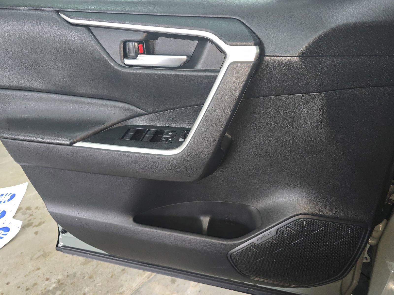Used 2021 Toyota RAV4 XLE FWD image 31