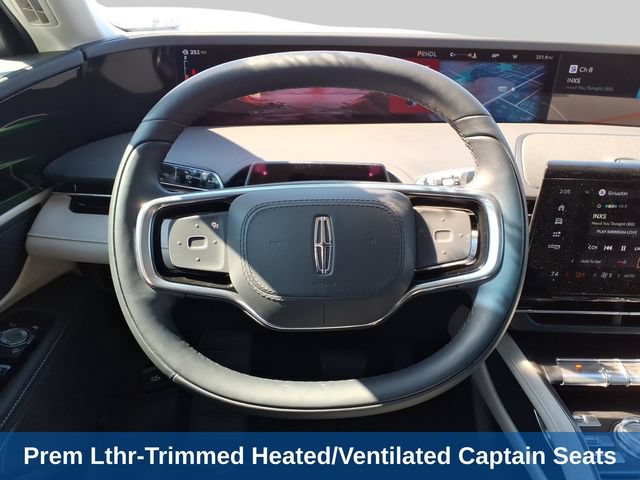 Used 2024 Lincoln Nautilus Reserve AWD/4WD image 13