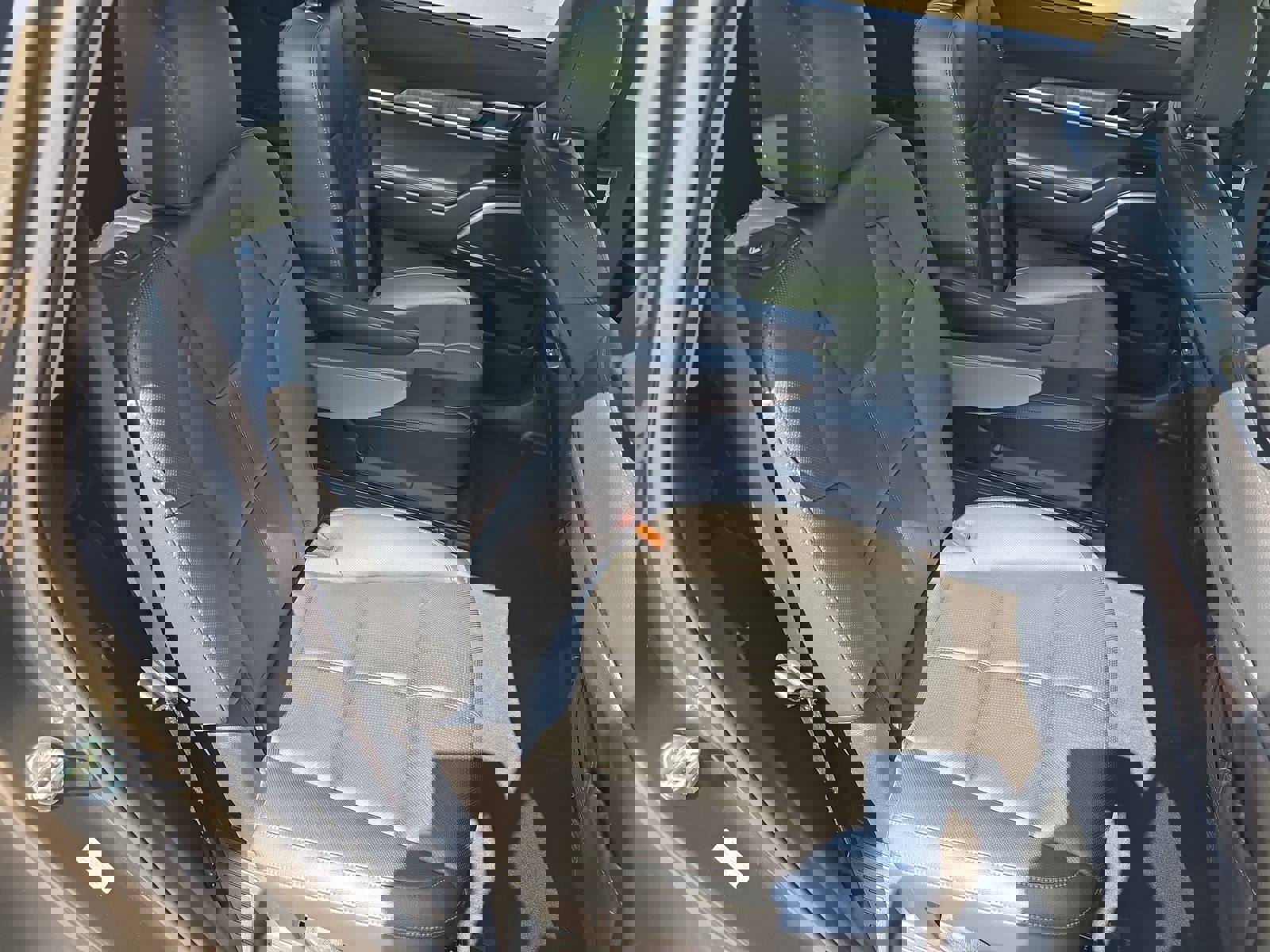 Used 2024 Kia Telluride SX w/ Towing Package image 11