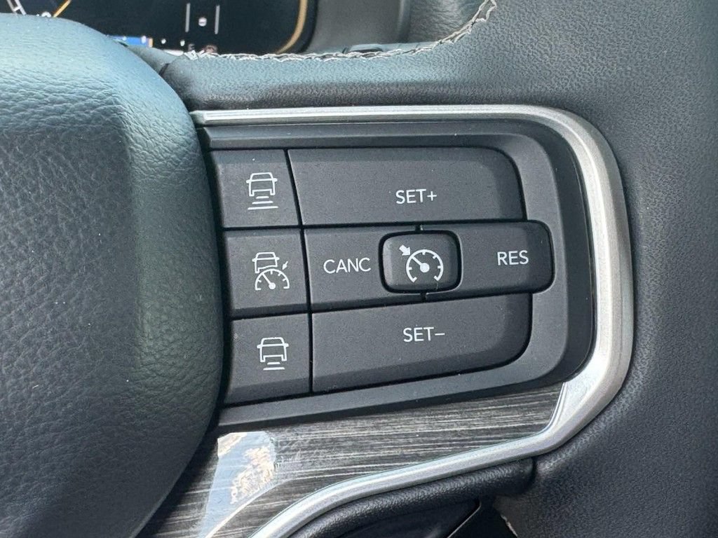 Used 2022 Jeep Wagoneer Series II AWD/4WD image 25