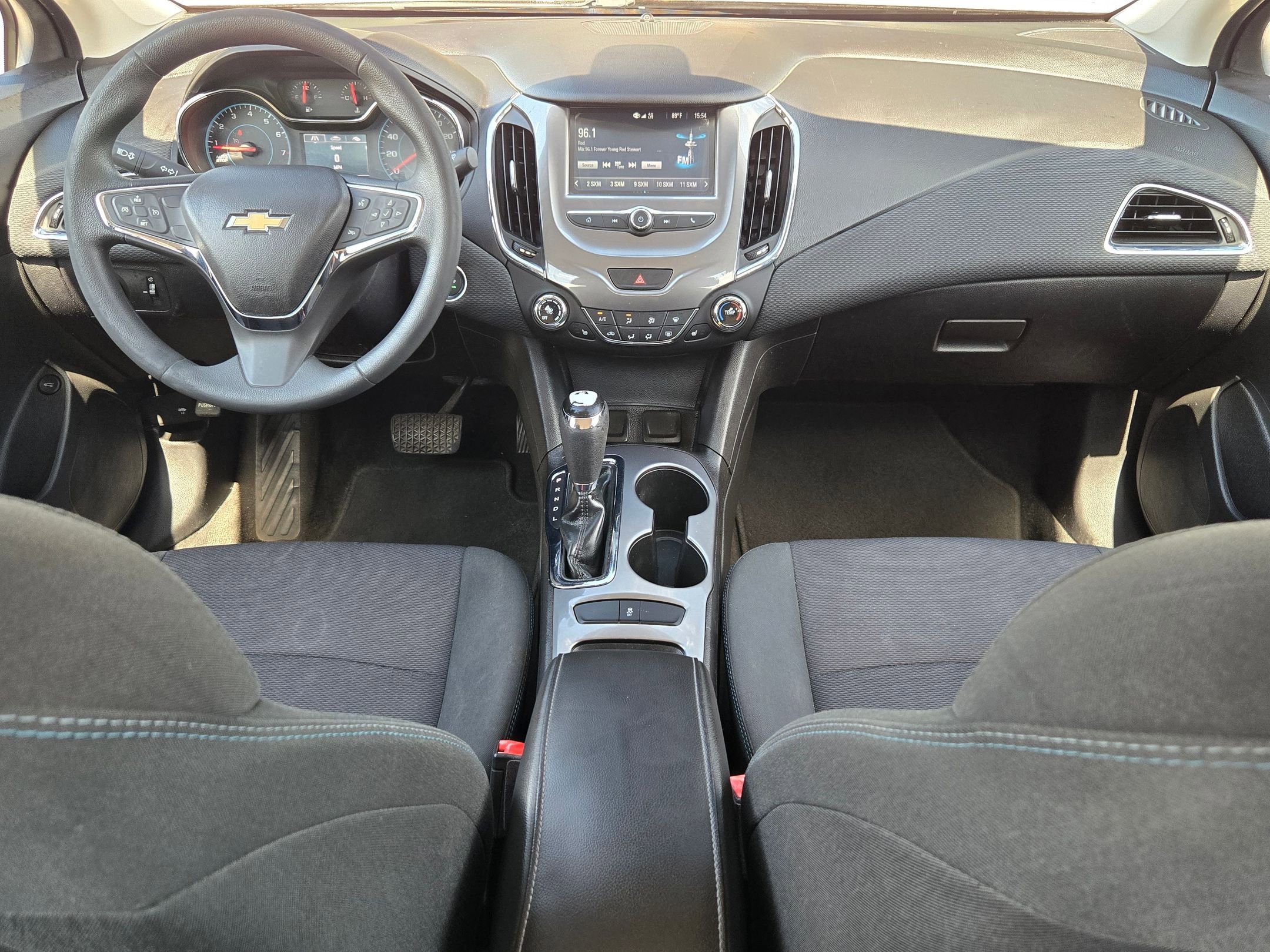 Used 2017 Chevrolet Cruze LT w/ Convenience Package FWD image 17