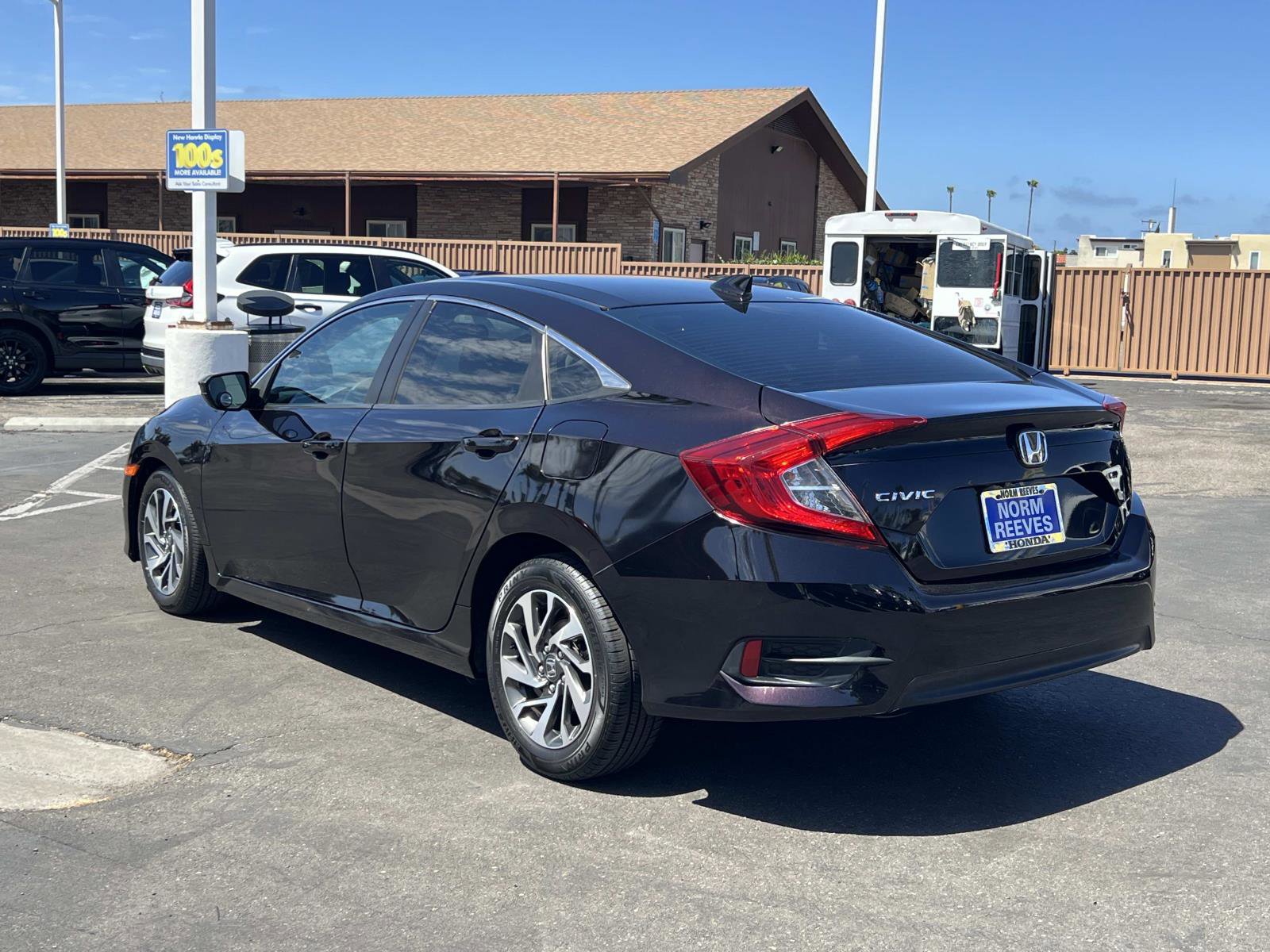 Used 2017 Honda Civic EX image 3