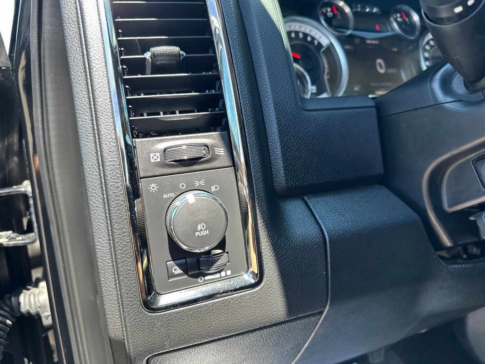 Used 2014 RAM 1500 Sport w/ Remote Start & Security Group AWD/4WD image 19