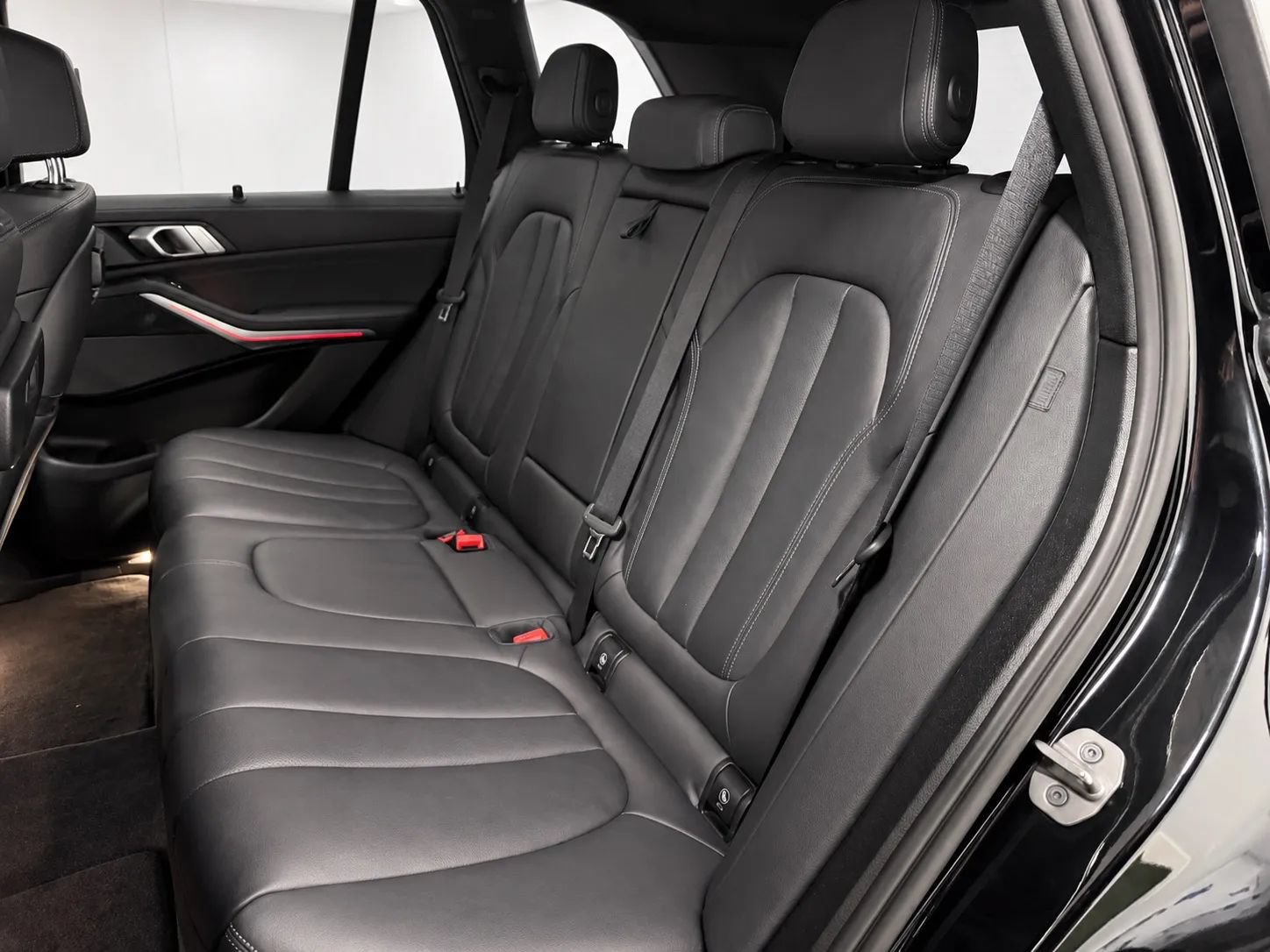 Used 2021 BMW X5 M50i AWD/4WD image 16