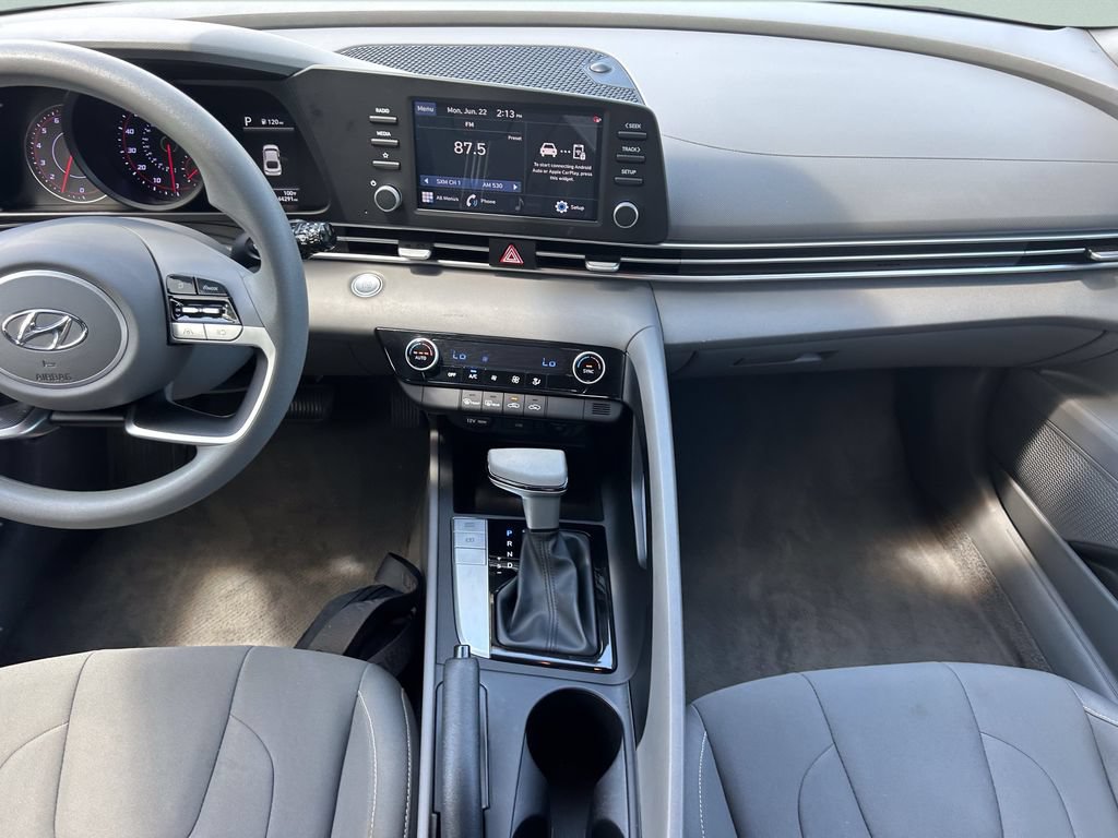 Certified 2023 Hyundai Elantra SEL w/ Preferred Accessory Package FWD image 17