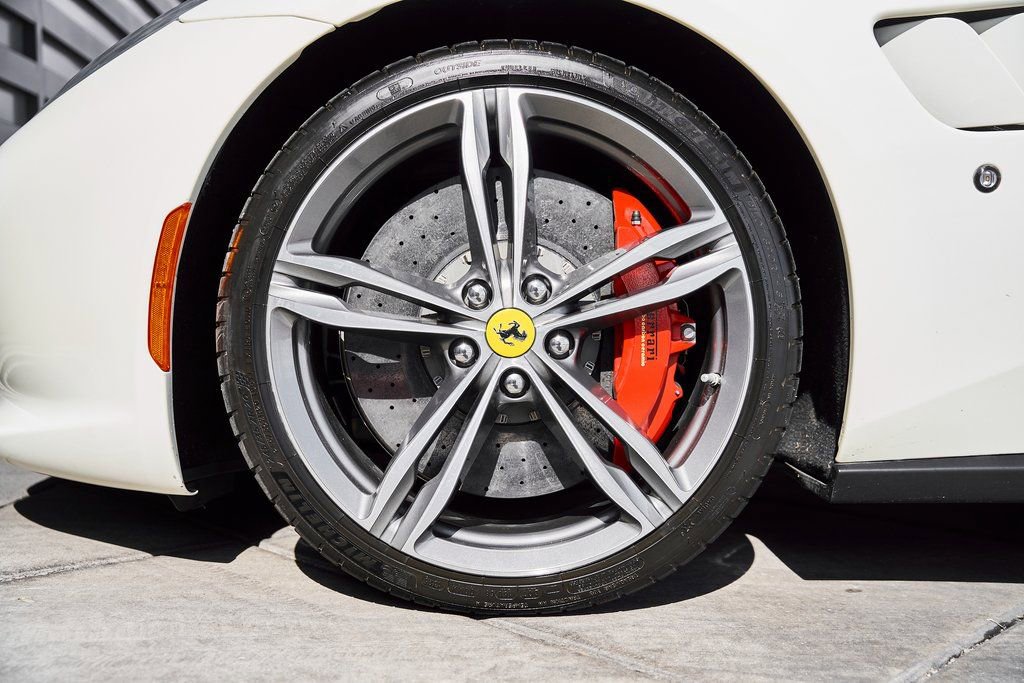 Used 2019 Ferrari GTC4Lusso AWD/4WD image 3