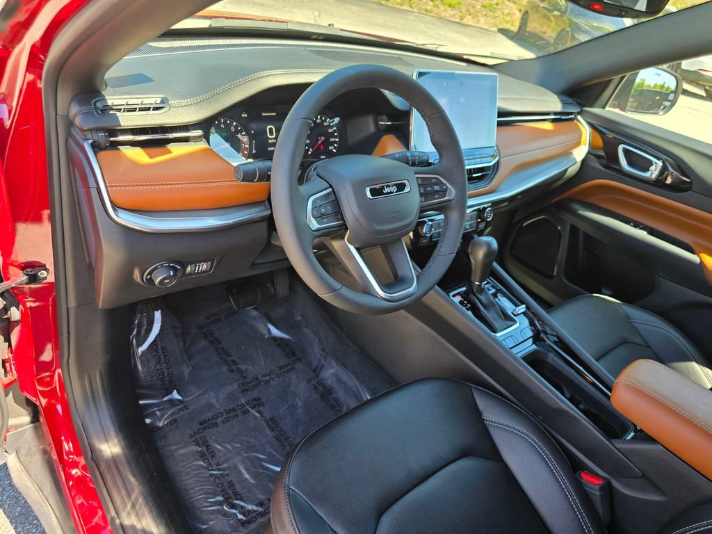 Used 2025 Jeep Compass Limited AWD/4WD image 24