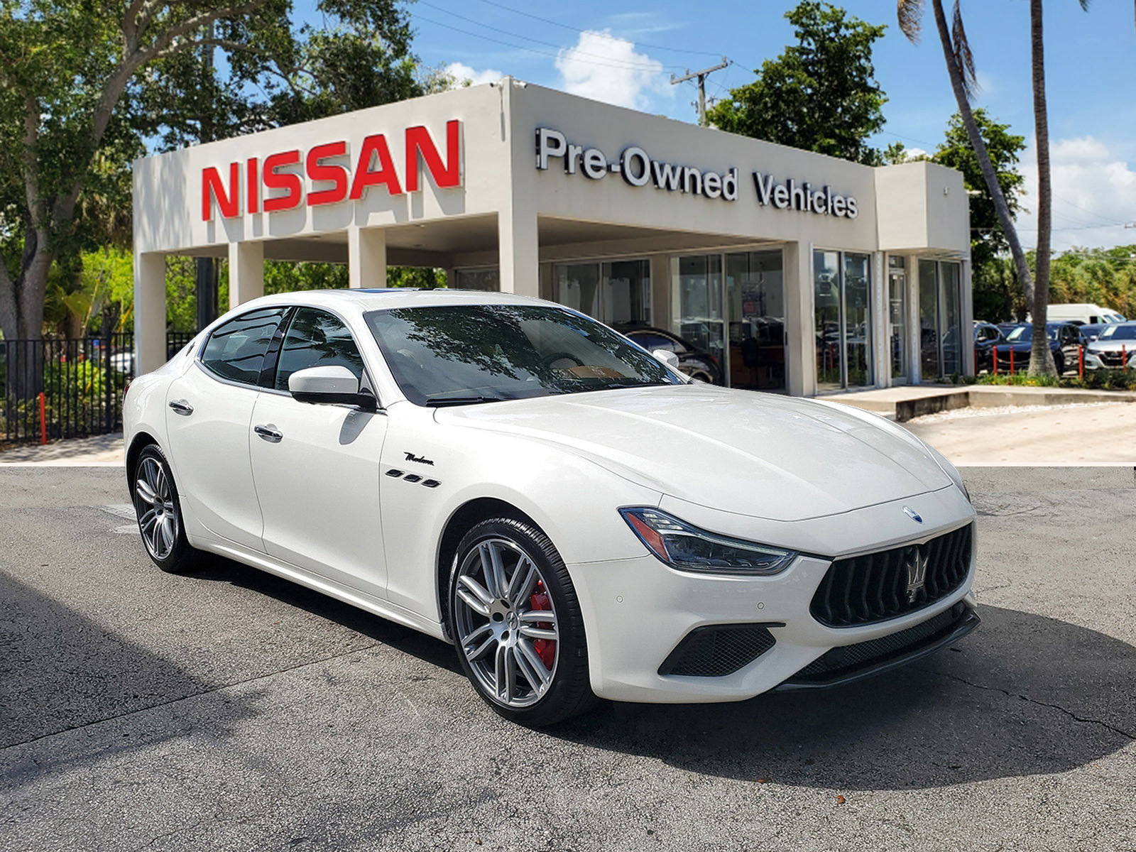 Used 2022 Maserati Ghibli Modena image 3