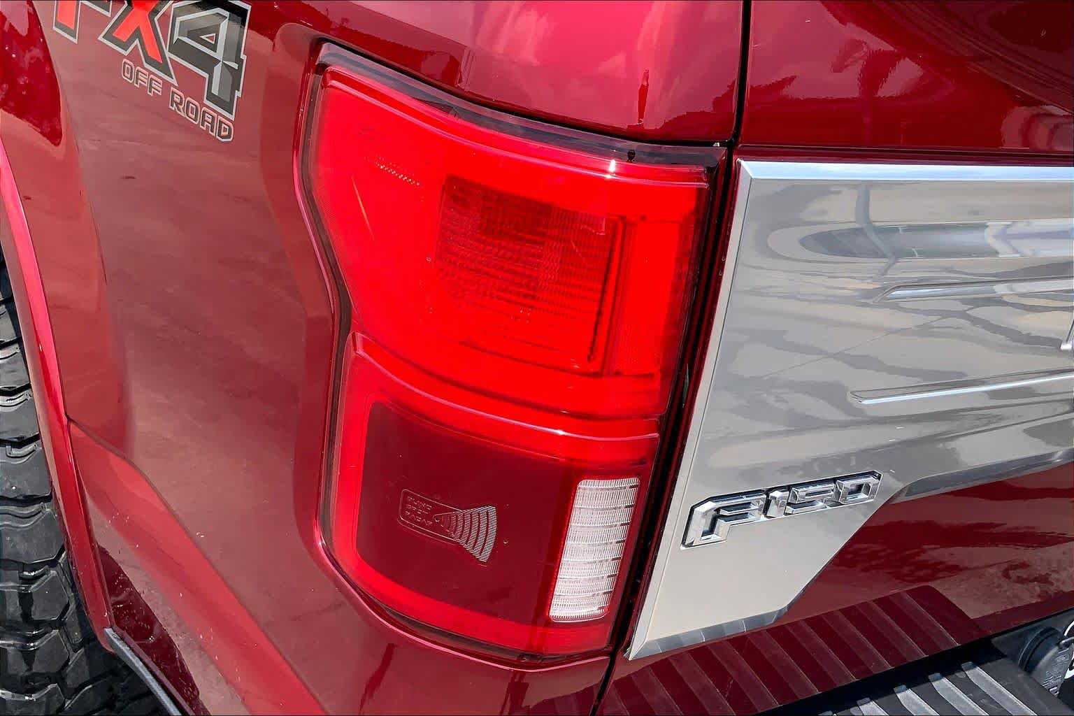 Used 2019 Ford F150 Platinum w/ Equipment Group 701A Luxury AWD/4WD image 29