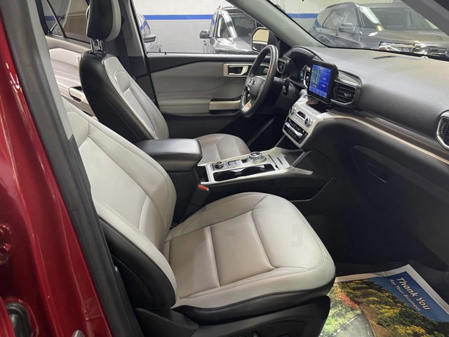 Certified 2021 Ford Explorer XLT w/ Equipment Group 202A AWD/4WD image 20