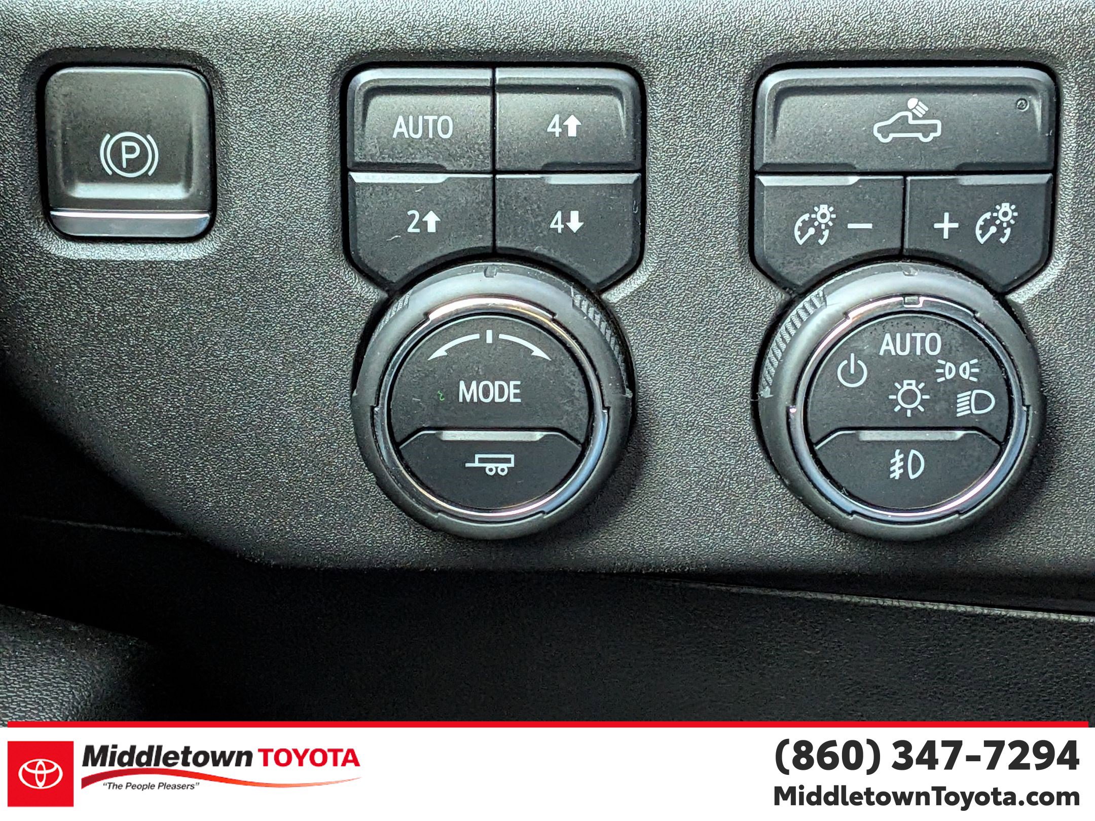 Used 2024 Chevrolet Silverado 1500 LT Trail Boss w/ Convenience Package II AWD/4WD image 18