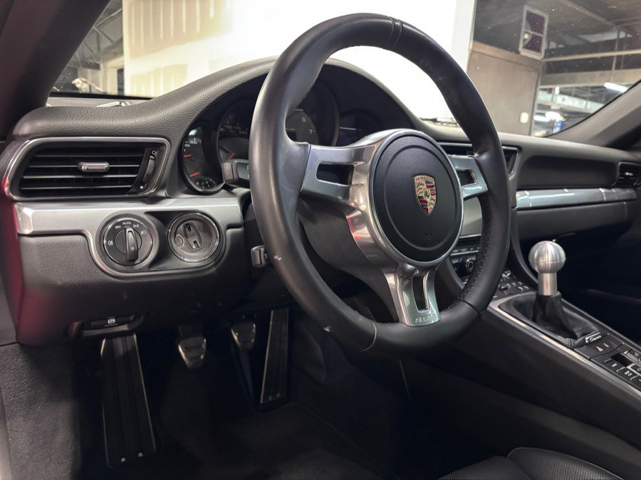 Used 2013 Porsche 911 Carrera 4S image 28