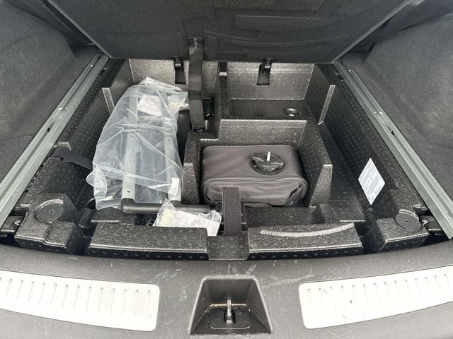 Used 2020 Cadillac XT5 Premium Luxury w/ LPO, Floor Liner Package image 29