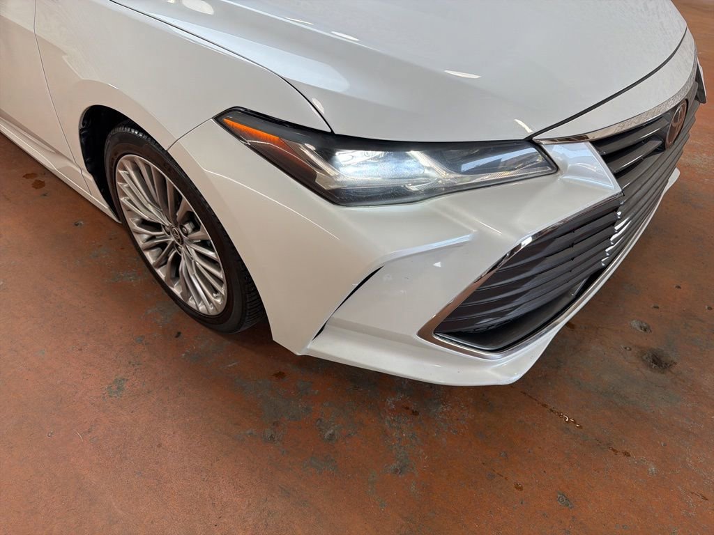 Used 2021 Toyota Avalon Limited FWD image 9
