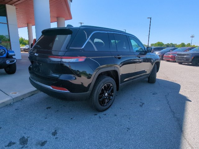 New 2026 Jeep Grand Cherokee Laredo X AWD/4WD image 30