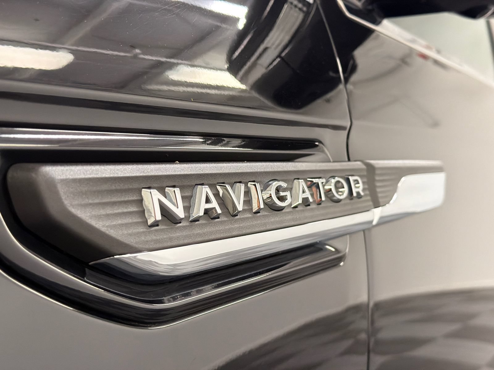 Certified 2022 Lincoln Navigator Reserve AWD/4WD image 17