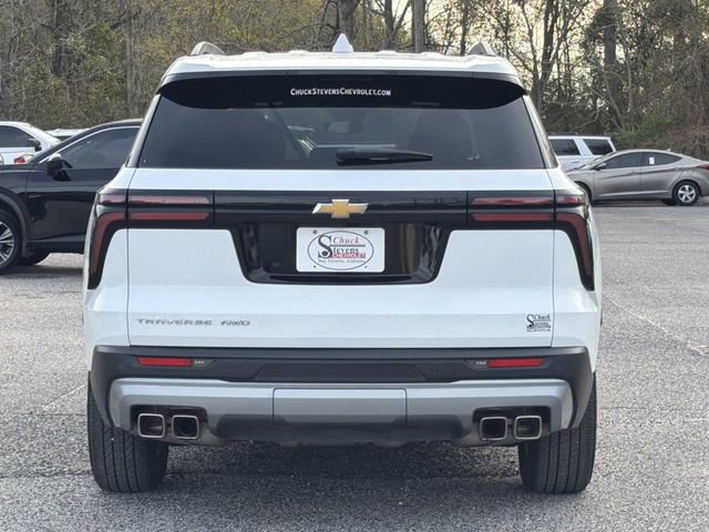 Used 2025 Chevrolet Traverse LT image 8
