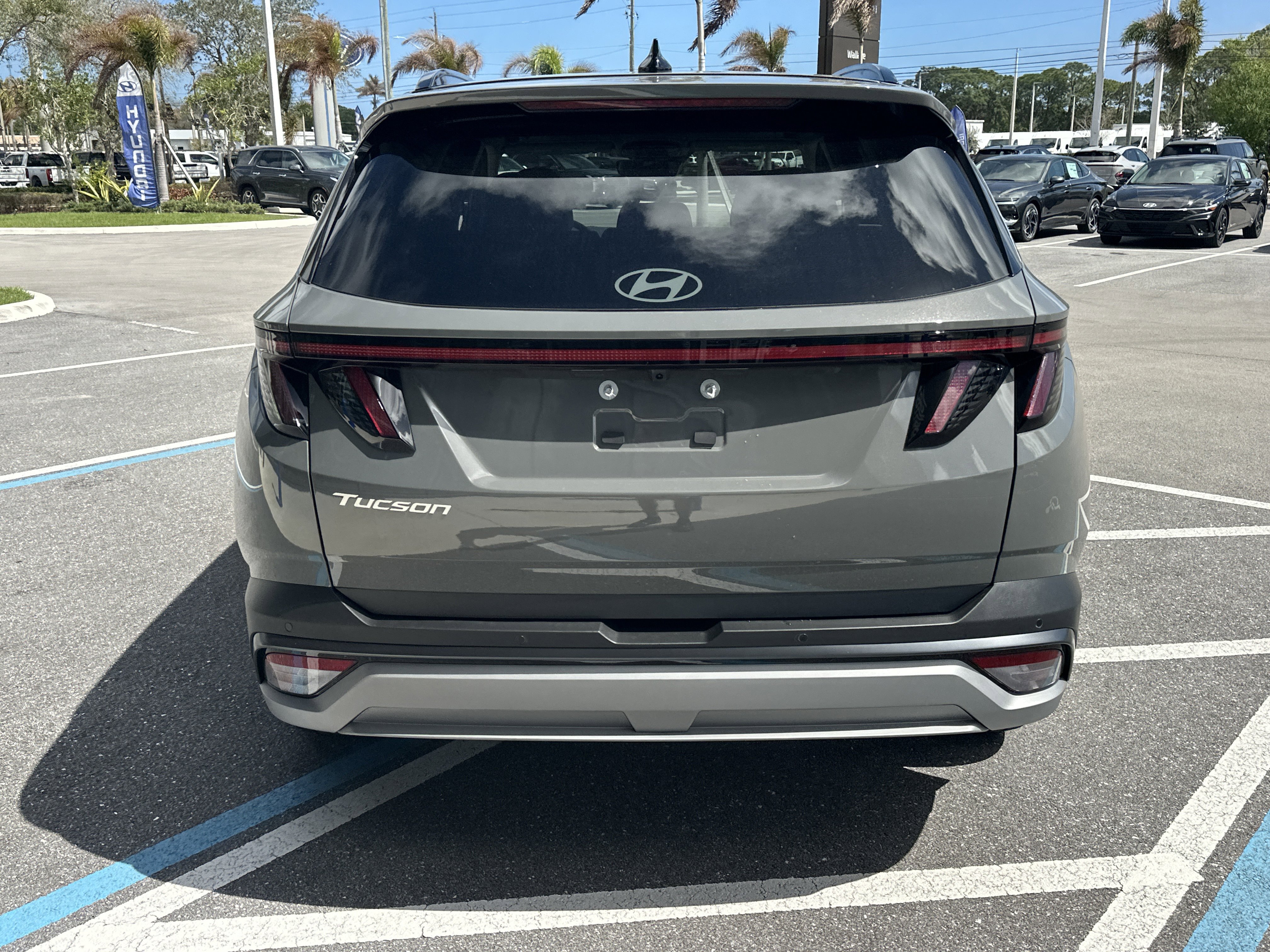 New 2026 Hyundai Tucson Limited FWD image 8