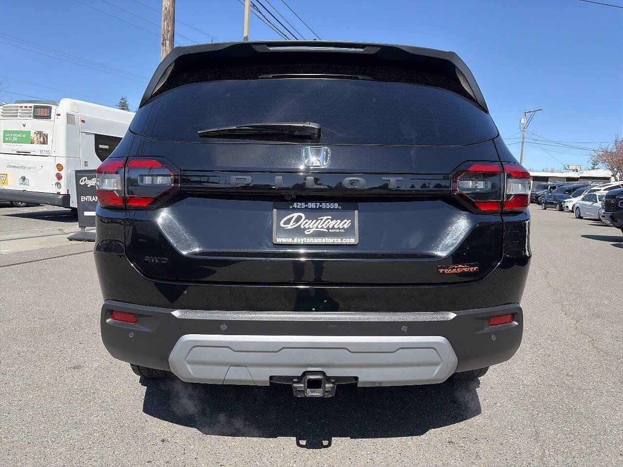 Used 2025 Honda Pilot TrailSport image 6