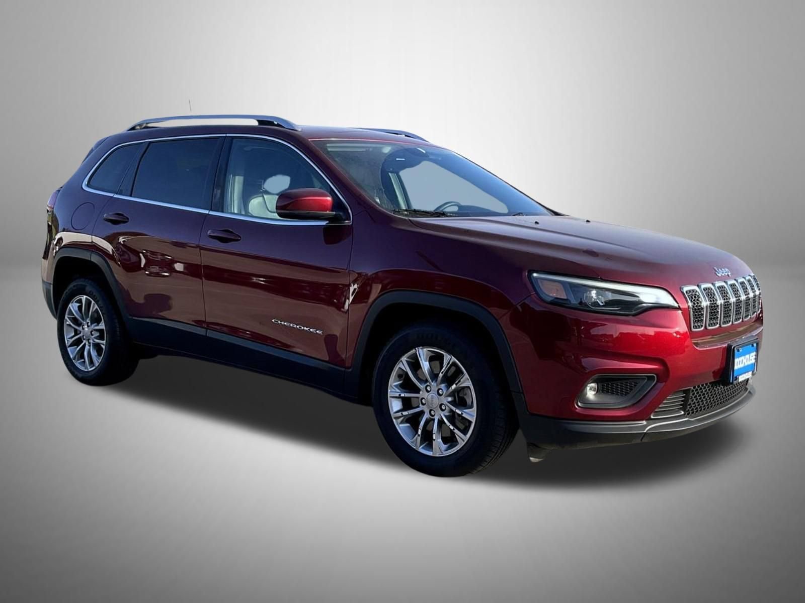 Used 2019 Jeep Cherokee Latitude Plus w/ Comfort/Convenience Group FWD image 3