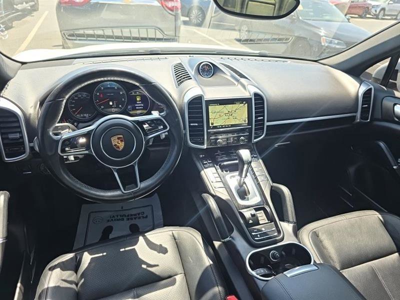 Used 2016 Porsche Cayenne AWD/4WD image 7