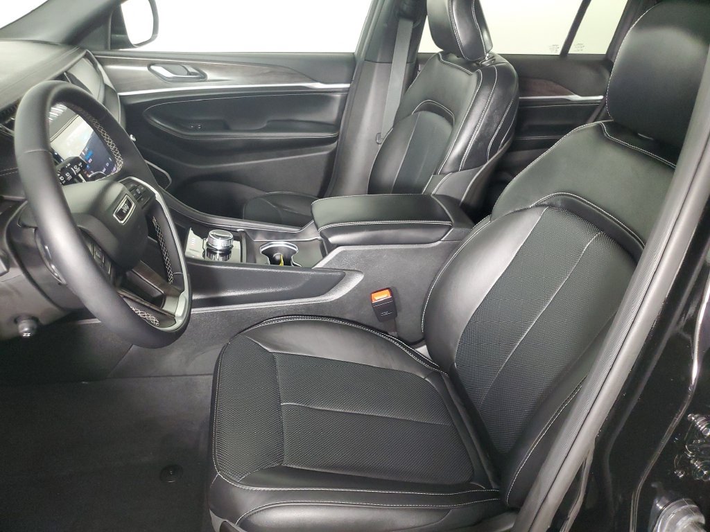 Used 2026 Jeep Grand Cherokee Limited AWD/4WD image 12